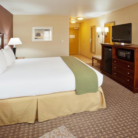 Holiday Inn Express Hotel & Suites Willows By Ihg Room photo