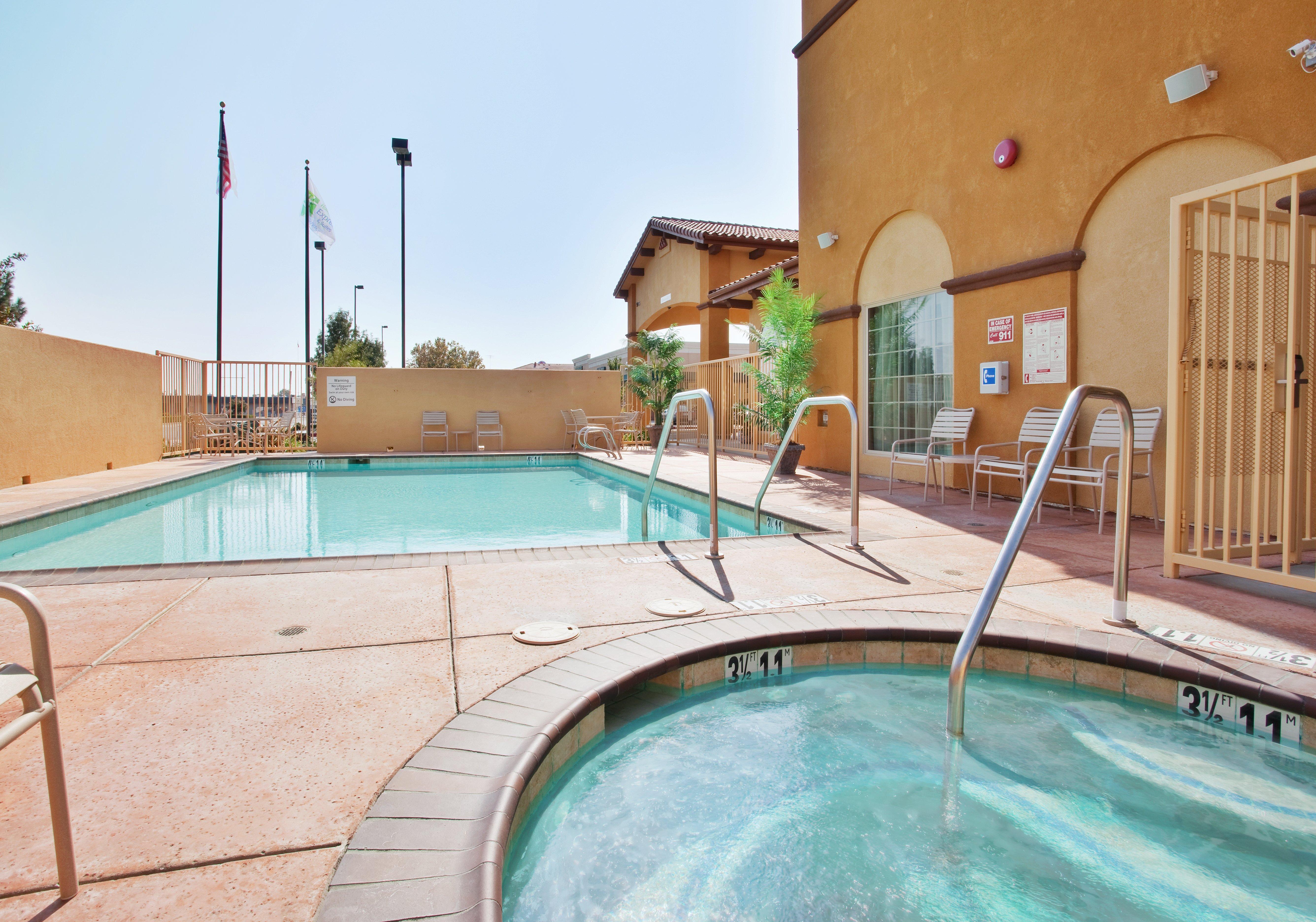 Holiday Inn Express Hotel & Suites Willows By Ihg Exterior photo