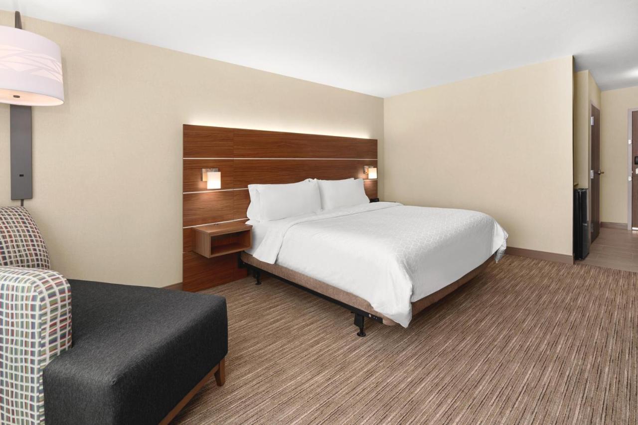 Holiday Inn Express Hotel & Suites Willows By Ihg Exterior photo